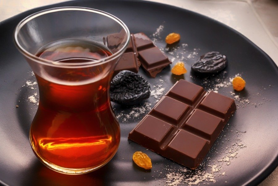 How to Create a Chocolate and Tea Tasting Experience