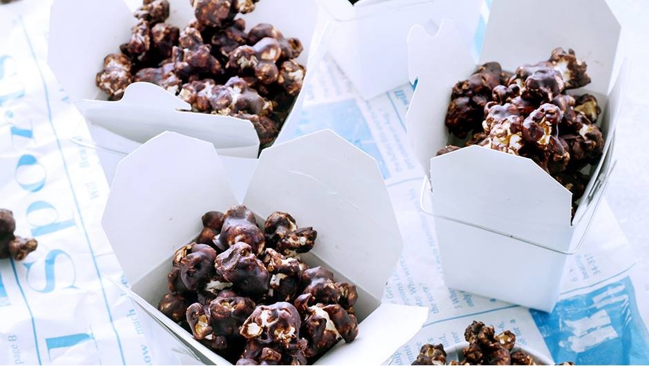 Step-by-Step Guide to Making Chocolate-Covered Popcorn
