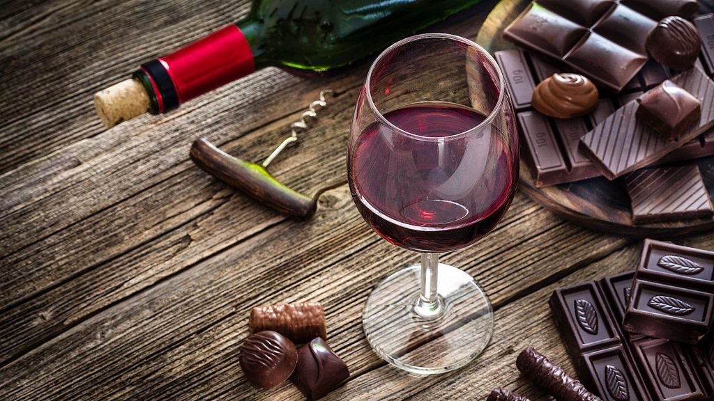 Top 5 Wine Pairings with Chocolate for the Ultimate Experience